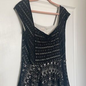 Anthropologie top black/white NWT